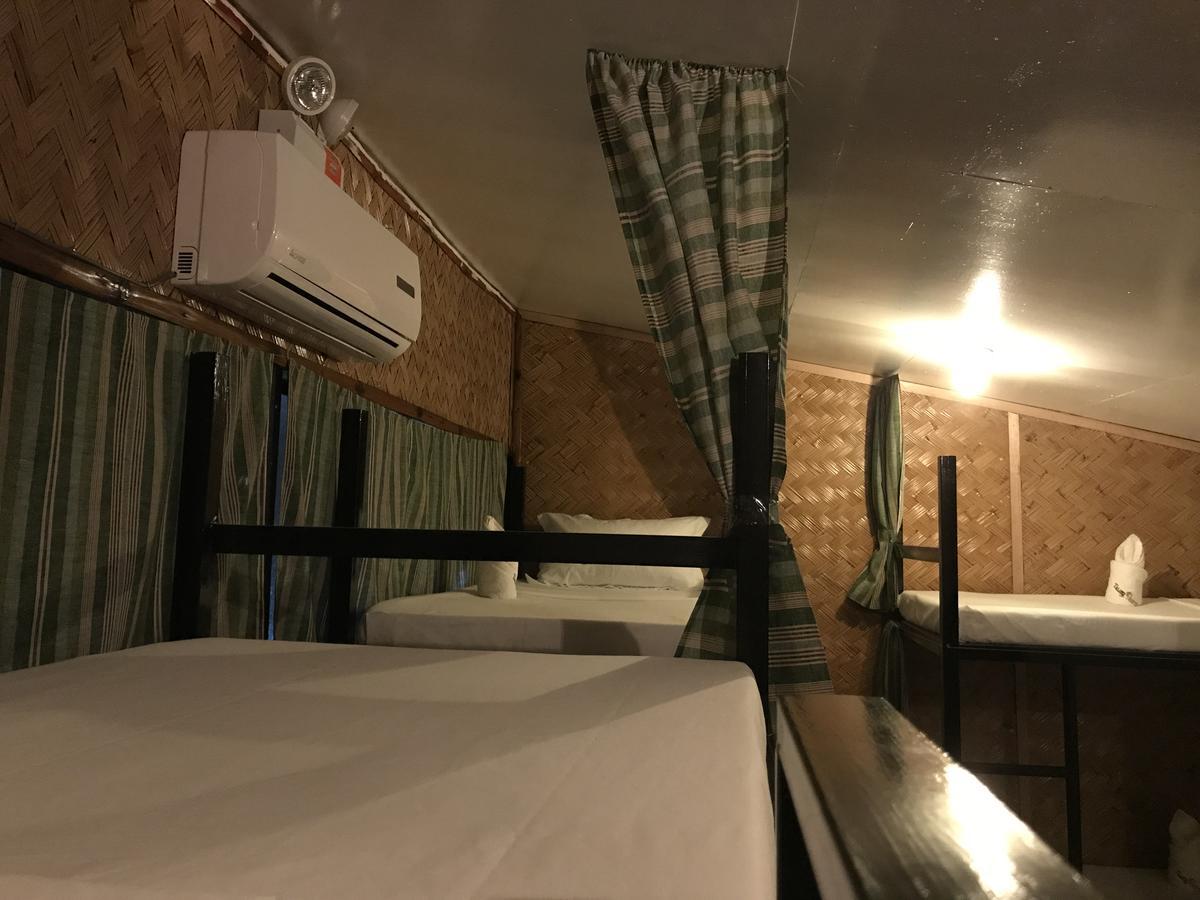 Island Hostel Корон Екстериор снимка