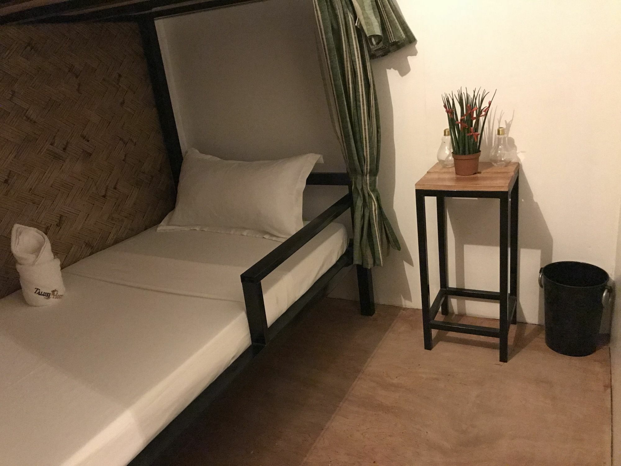 Island Hostel Корон Екстериор снимка