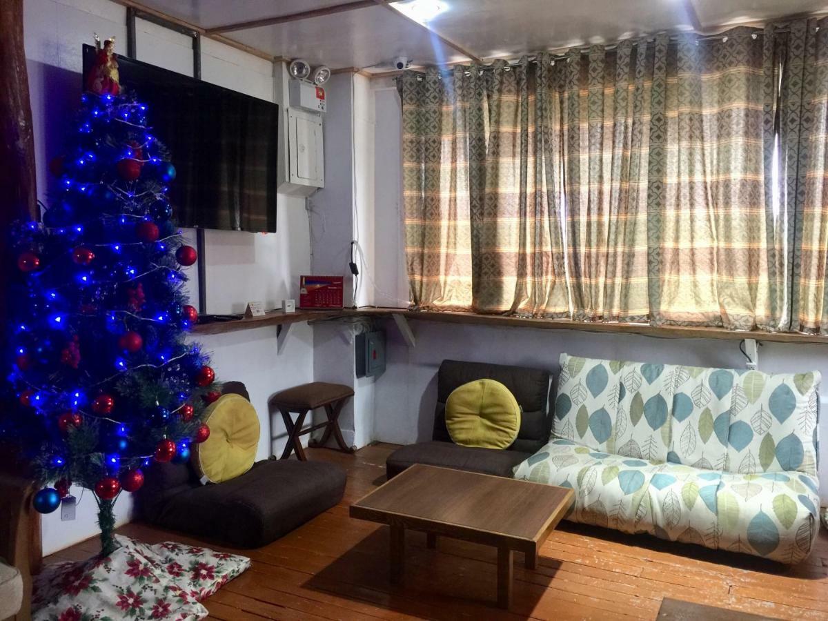 Island Hostel Корон Екстериор снимка